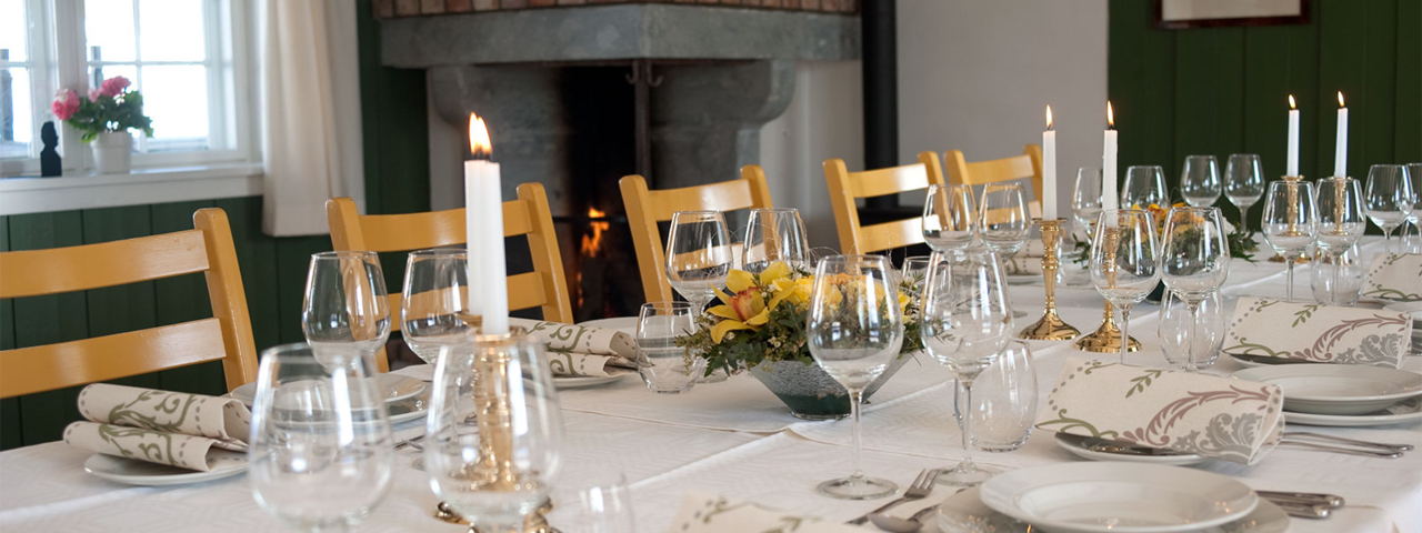 Dekket bord i Folkestua, Aulestad Bjørnstjerne Bjørnsons hjem